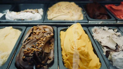 Цемент, майонез и виагра: самые дикие вкусы мороженого, которые умудрялись продавать людям