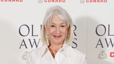 80-річна Гелен Міррен похизувалась осиною талією у total white look