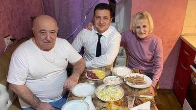 "Лучше ответить первым": Зеленский признался, как мама контролирует его во время войны