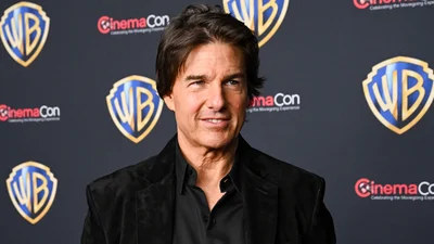 Сиве волосся та "пивний" живіт: Том Круз змінився до непізнання