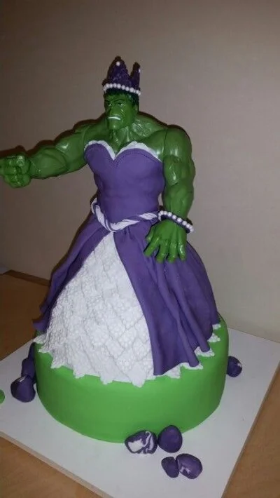 14 провальних тортів з супергероями, які краще не показувати Marvel і DC - фото 854212