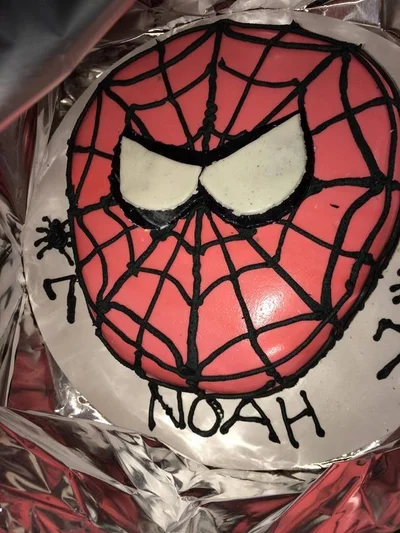 14 провальних тортів з супергероями, які краще не показувати Marvel і DC - фото 854213