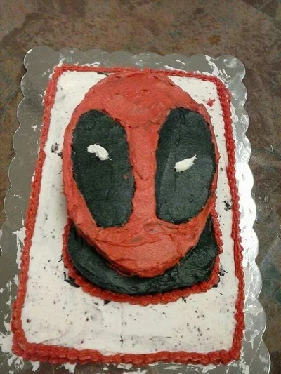 14 провальних тортів з супергероями, які краще не показувати Marvel і DC - фото 854217