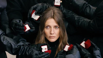 Нова пісня KOLA "Каблучка": трохи ностальгії, трохи іронії й багато правди про "невчасно"