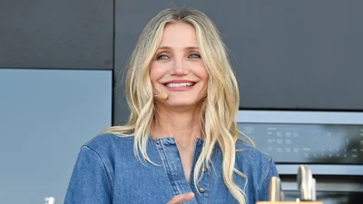 Як носити червоний і виглядати дорого - стильний урок від Кемерон Діас