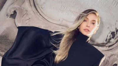 Віра Брежнєва показала рідкісне фото з молодшою донькою-копією і засвітила каблучку