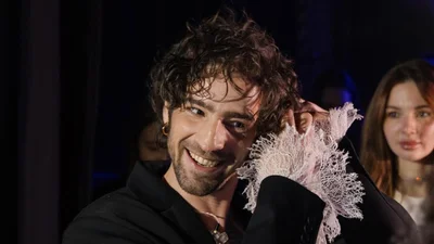 Блондин с челкой: Владимир Дантес прокомментировал школьное фото