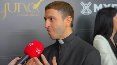 Іван Люленов зізнався, чи має нову дівчину й чи ходить на побачення з фанатками