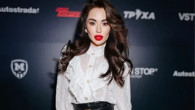 Таня Лі назвала ціну свого вишуканого аутфіту у розмові з Ніколасом Кармою