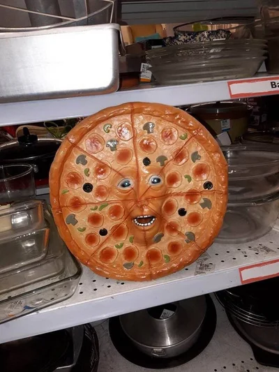 22 кумедні речі з секонд-хенду, які складно пояснити та неможливо забути - фото 856545