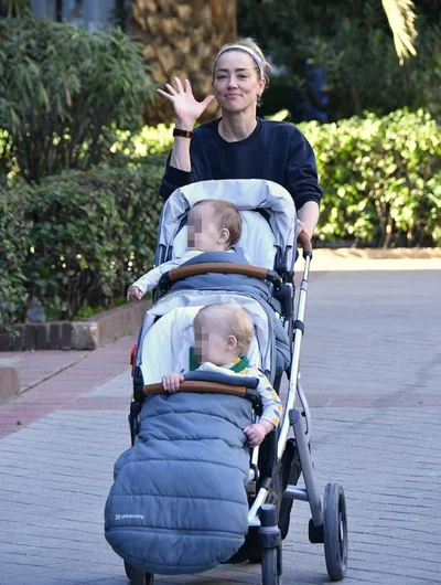 Колишню дружину Джонні Деппа помітили з дітьми в Іспанії/ - фото 857013