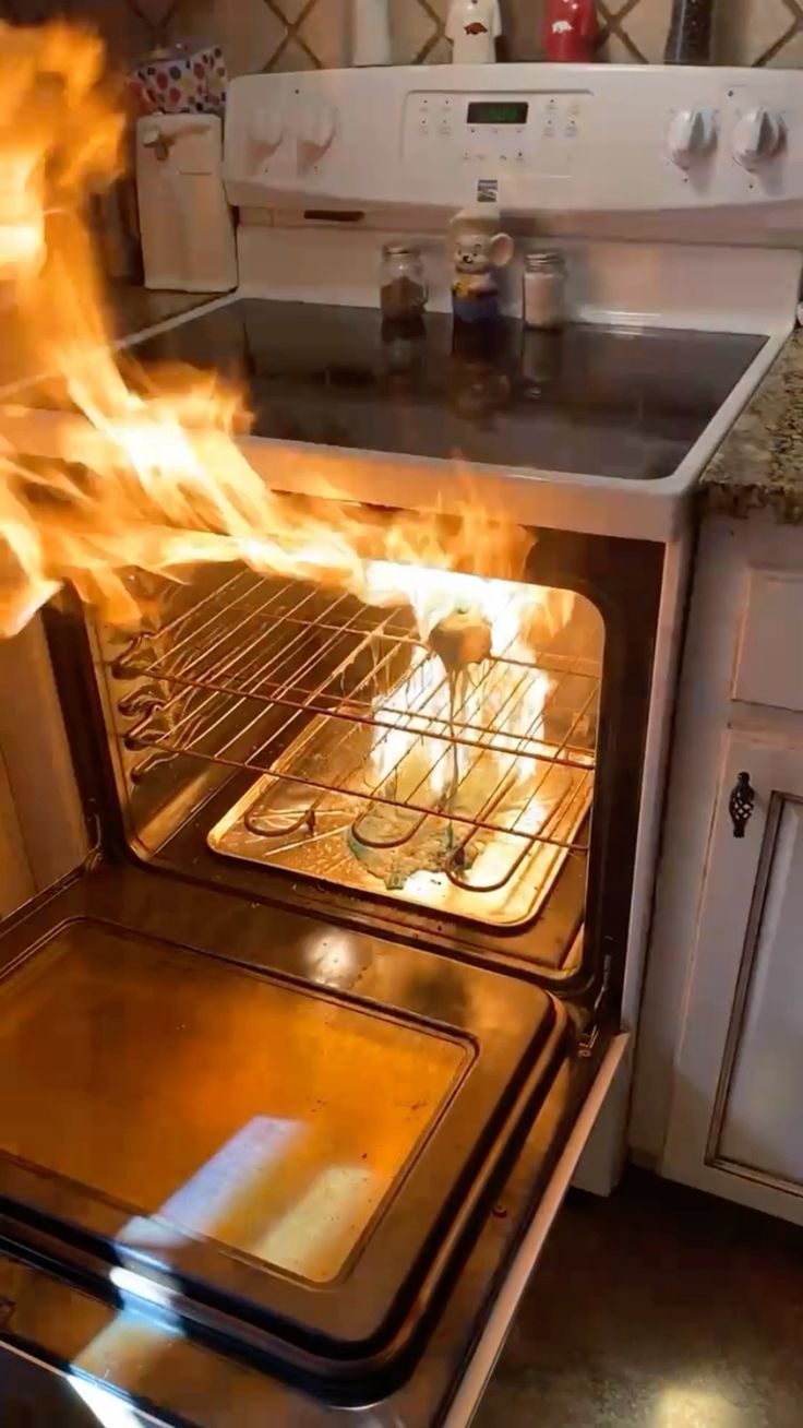20 смешных кухонных провалов, которые доказывают: готовка - это риск - 857438 20 смешных кухонных провалов, которые доказывают: готовка - это риск - фото 857438