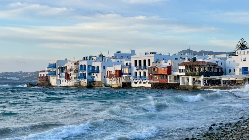 Острів у Греції шукає нових жителів: дають безкоштовно будинок і гроші