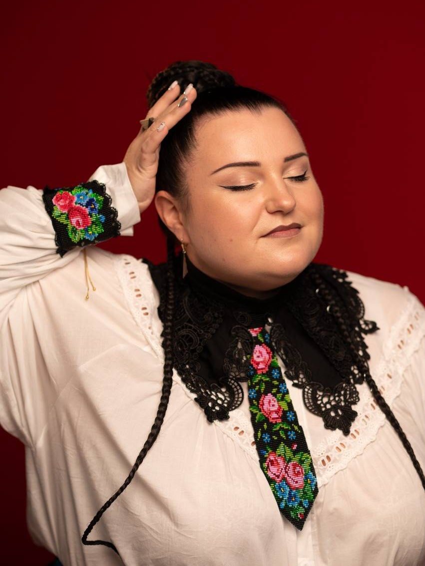 Alyona Alyona розповіла, які речі завжди поповнюють її гардероб - фото 857569