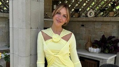 Леся Никитюк дала рецепт легкой запеканки с ягодами и греческим йогуртом