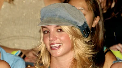 Ефект Брітні Спірс - джинсова мініспідниця повертається і стає головним трендом 2026 року