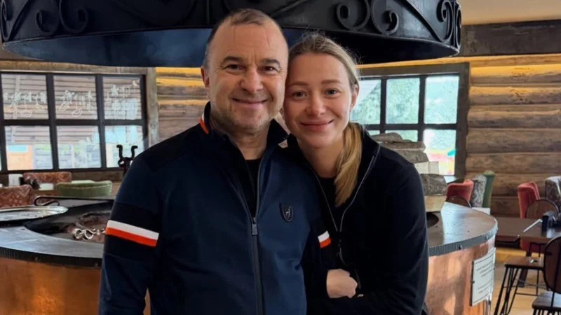 Катя Репяхова відкопала фото з Віктором Павліком, де їй 11 років