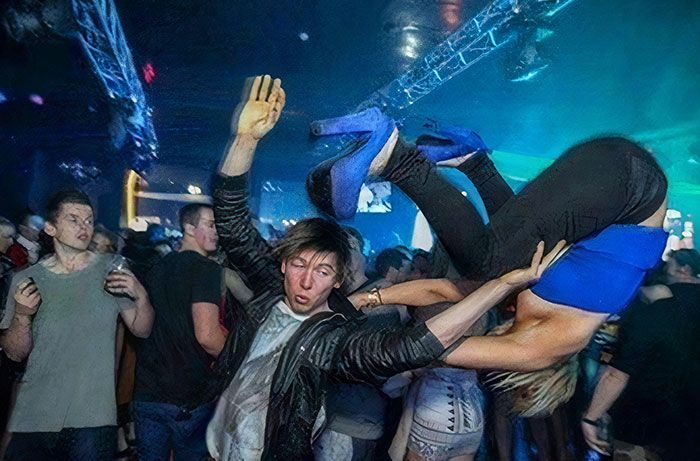 24 самые хаотичные фотографии из ночных клубов, которые будет стыдно пересматривать утром - 858214 24 самые хаотичные фотографии из ночных клубов, которые будет стыдно пересматривать утром - фото 858214