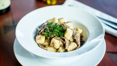 Ньокі з грибами та беконом – вечеря за 10 хвилин, яка рятує після довгого дня