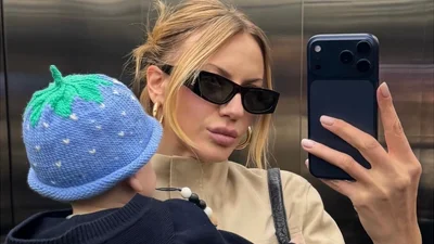 Серед весняних квітів: Леся Нікітюк показала милі фото 10-місячного сина Оскара, який вже вміє стояти