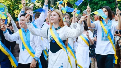 Заплачут все: 8 самых эмоциональных песен на выпускной 2026