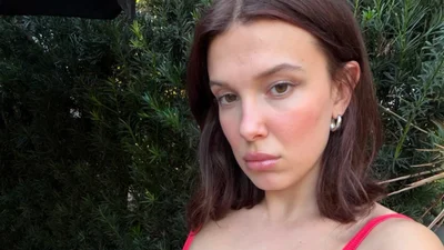 Звезда "Очень странных дел" Милли Бобби Браун случайно рассекретила имя дочери