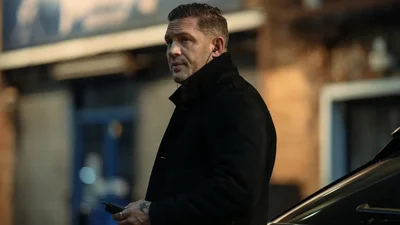 Тома Гарді зі скандалом вигнали з серіалу "Земля гангстерів"