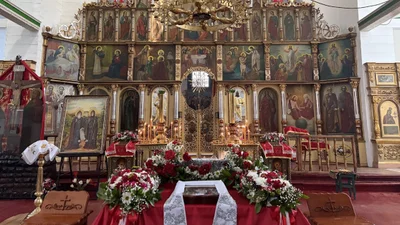 Церковные поздравления с Троицей и открытки с пожеланиями благословения