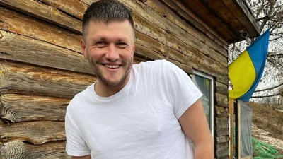 Відомий український комік зіграв весілля: лавсторі почалася з кальянної – фото молодят