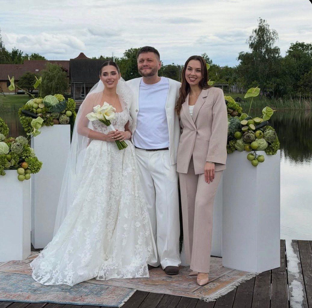 Комік з Леви на джипах одружився - Валентин Міхієнко та його дружина - весілля - фото 871103