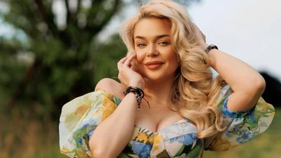 Алина Гросу впервые показала лицо спящего сына –и он такой солодун: фото