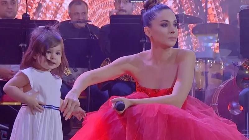 Саакашвили показал свою внебрачную дочь, мамой которой является известная певица - фото 872252