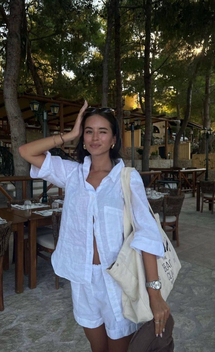 Что положить в чемодан для отпуска на море: Маргарита Мурадова назвала 5 вещей, без которых не обойтись - фото 873443