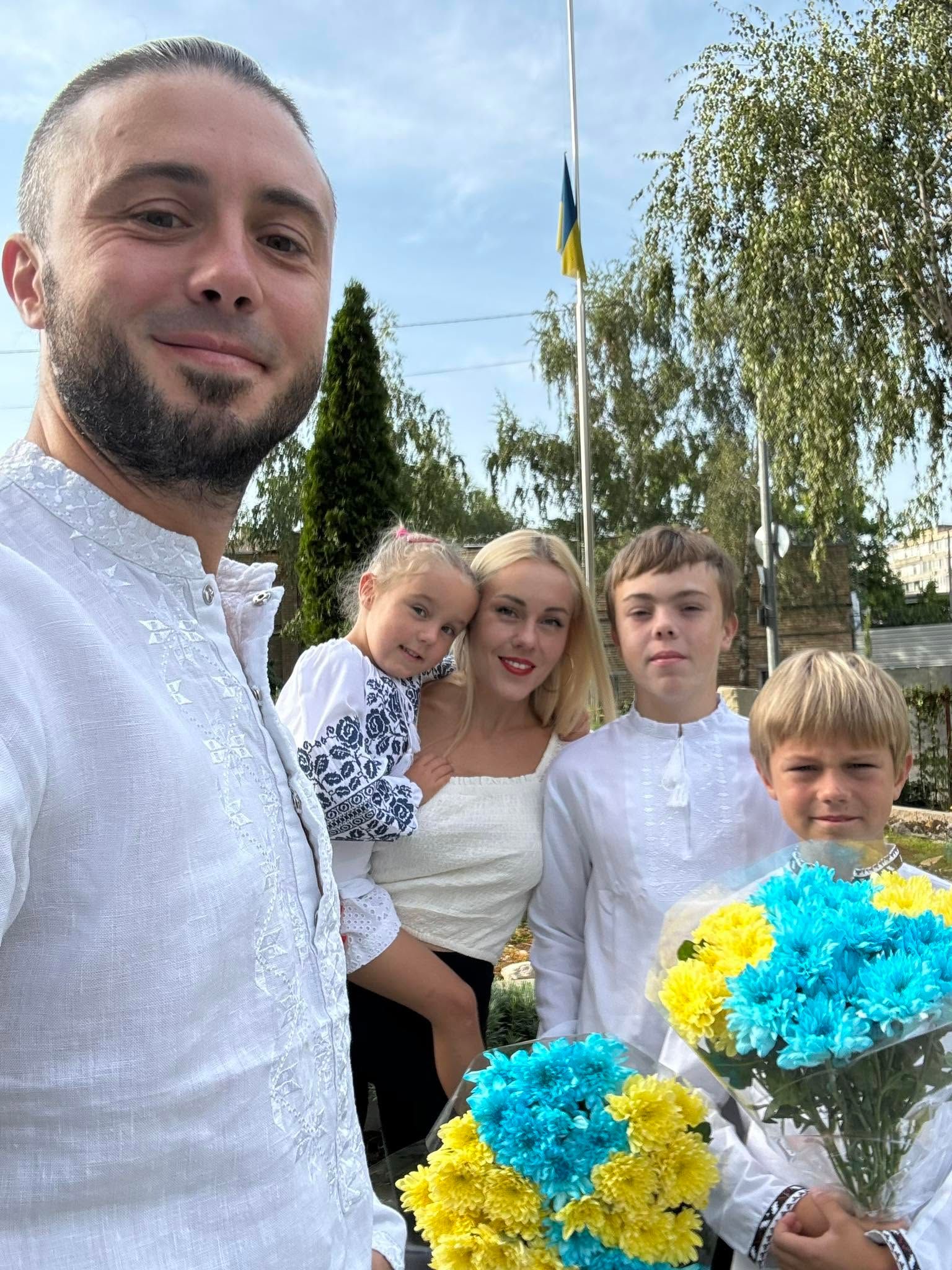 Тарас Тополя з ексдружиною і дітьми - фото 875272