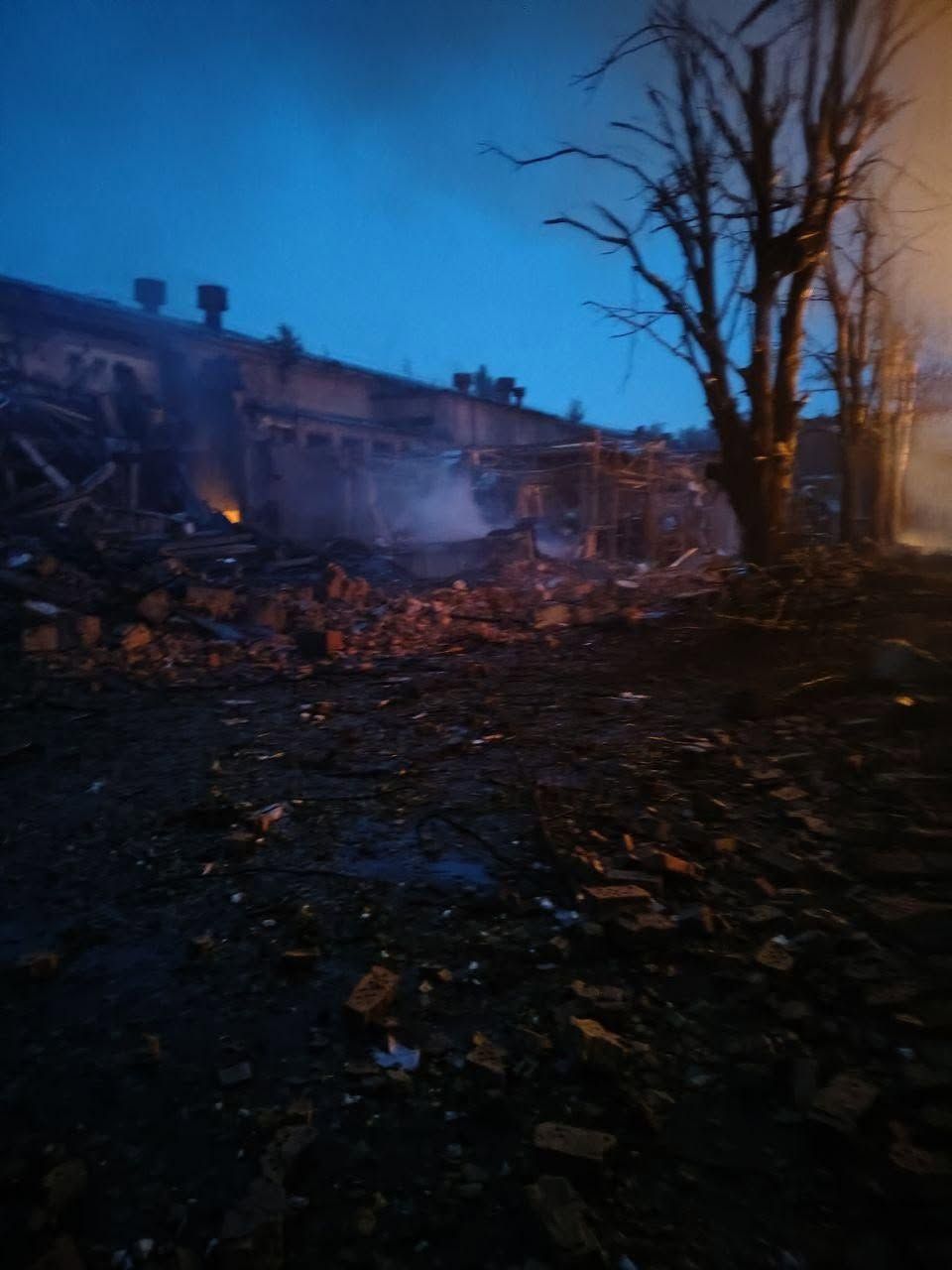 Обстріл Києва 15 червня - наслідки на студії Довженка - фото 876191
