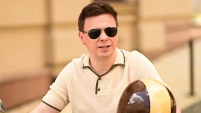 Комаров вийшов на зв'язок та заговорив про "Світ навиворіт": як змінився ведучий