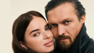 Жена Усика показала, как чемпион делает прическу их крошечной дочке: ничего милее вы уже не увидите