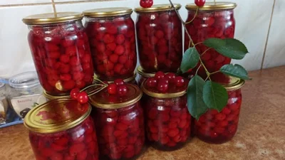 Новий тренд у мережі - олди згадують бабл-ті, роли, бургери свого дитинства