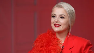Права досі у Фальоси: Міка Ньютон розповіла, чи зможе переспівати свої легендарні треки українською