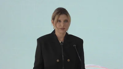 Олена Зеленська носить сережки у вигляді курочок — ми дізналися їхню вартість