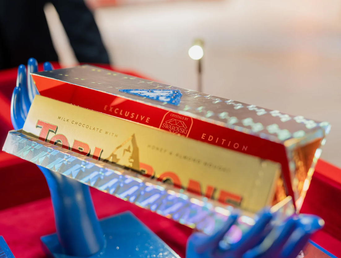Шоколад, который нельзя съесть: Toblerone создал шоколадку из кристаллов Swarovski - 885181 Шоколад, который нельзя съесть: Toblerone создал шоколадку из кристаллов Swarovski - фото 885181