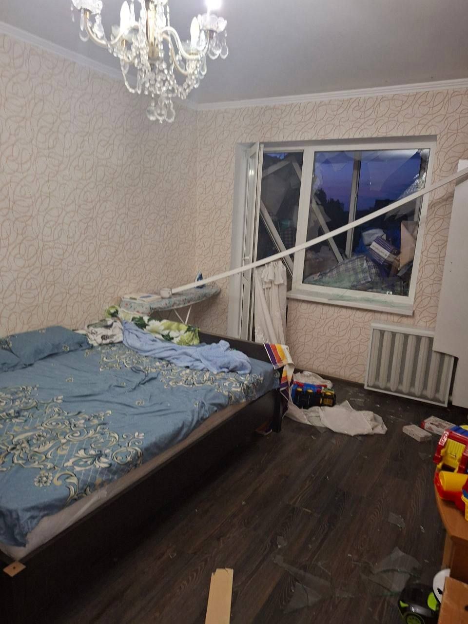 Рамина показала квартиру своей бабушки, пострадавшую от взрывов, и вот во сколько обойдется ремонт - 885444 Рамина показала квартиру своей бабушки, пострадавшую от взрывов, и вот во сколько обойдется ремонт - фото 885444