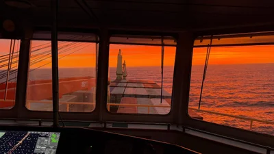 Украинские моряки делятся невероятными фотографиями морских пейзажей