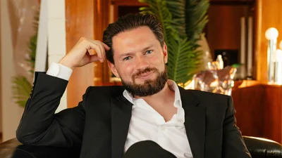Зірка гурту DZIDZIO представив кліп на пісню "Вічність", яку присвятив дружині з нагоди весілля