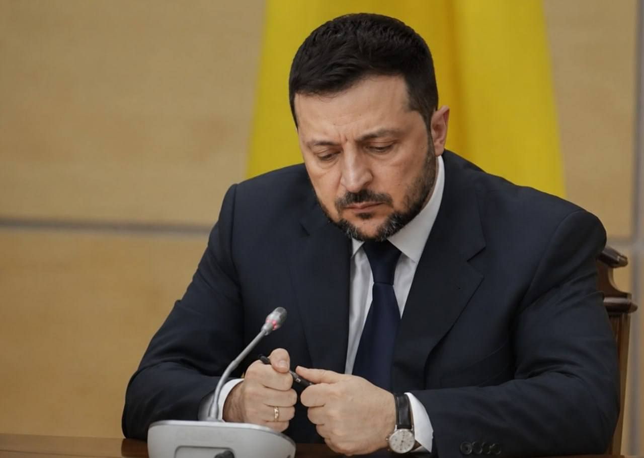 Меми про Зеленського, який сильно переймається за свій рейтинг - 888057 Меми про Зеленського, який сильно переймається за свій рейтинг - фото 888057