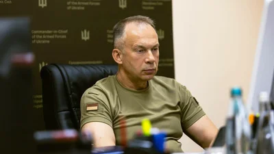 Меми про Сирського, який пручається цифровізації армії