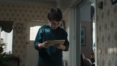 Секреты нового сериала о Гарри Поттере: когда покажут Хогвартс и почему мир маглов удивит своей мрачностью