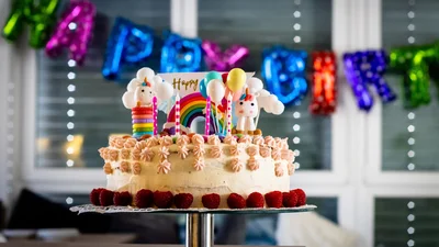Хто святкує День ангела 24 липня: красиві привітання та листівки для іменинників