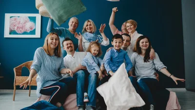 День дяди и тети: прикольные поздравления и картинки, которые взорвут семейный чат
