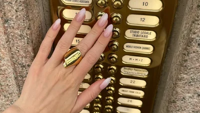 Маникюр, визуально удлиняющий пальцы: итальянская техника набирает популярность